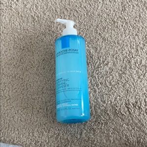 LA roche posay face wash